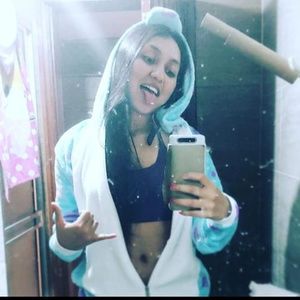 Meet your Posher, Mayra